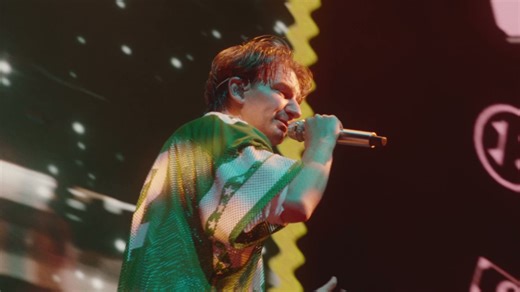 Glass Animals - Vampire Bat (Official Lyric Video)