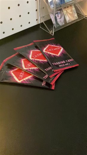 Unboxing Lezhin Trading Cards Project