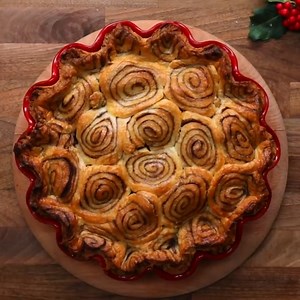 6.2M views · 27K reactions | Try not to get hypnotised by this swirly apple pie ‍ | Twisted | Facebook
