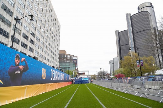 2025 NFL Combine: Top 40-Yard Dash Times by Position Including Ashton Jeanty, Trevor Etienne, and Jaydon Blue