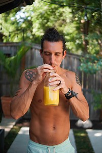 Liquid Gold: Anti-Inflammatory Juice Recipe For Healthy Digestion & Glowing Skin — The Stanczyks | EatMoveRest