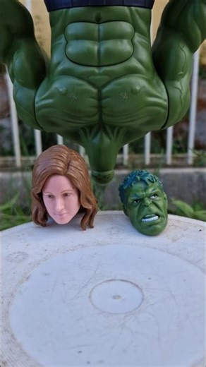 Hulk Chooses Head Capten Marvel #marveltoys #spiderman
