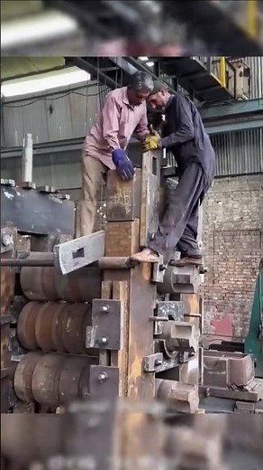Manufactures A Big Machine By A Locals ! Tell The Name Of Machine???