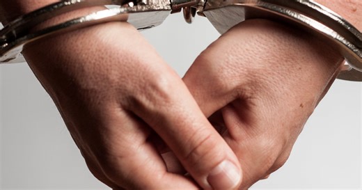 Kad su videli policiju pobegli čamcem: Za sobom ostavili cisternu sa 5.500 litara naftnih derivata