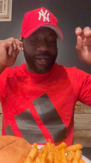 I had a taste for a good juicy cheese burger and Kita hasn’t failed me yet! If you’re in Columbus Ms, go check my girl out at the Fish Shack on hwy 69! 😊💪🏾😋 | Randy Brewer