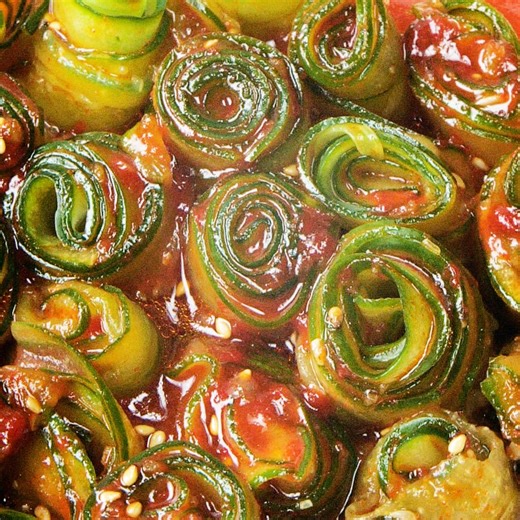 32K views · 181 reactions | 【やばい漬け♡発見】きゅうりとコチュジャンで無限旨辛！ / Pickled Cucumber Rolls レシピはこちら！https://www.buzzfeed.com/jp/kazunoritakeda/pickled-cucumber-rolls | Tasty Japan | Facebook