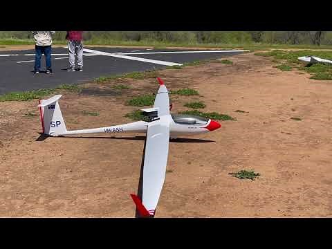 Steffen's ASH-31 at April's Aerotow 2023