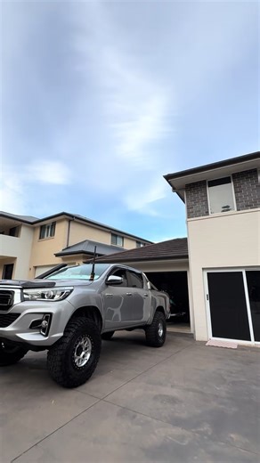 N80 Hilux Body Lift Techniques Explained