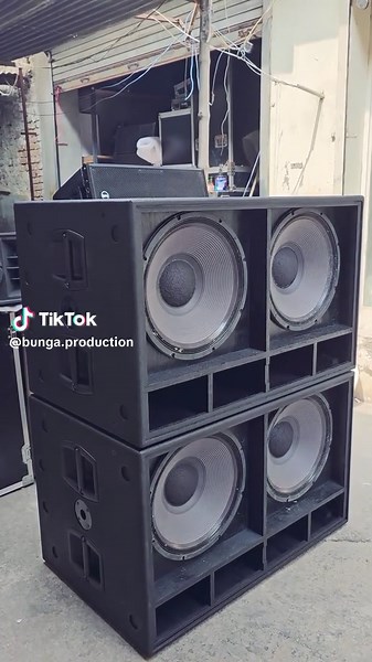 Custom RCF SUB 8006: Ultimate Sound System Experience