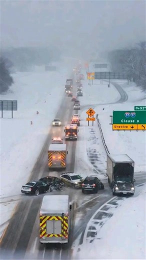 54K views · 67 reactions | 7 I-57 shut down for hours after a deadly multi-vehicle crash on snow-covered roads. Heavy snowfall and icy conditions made travel treacherous, contributing to the severity of the wreck. | Street Lens Global | Facebook