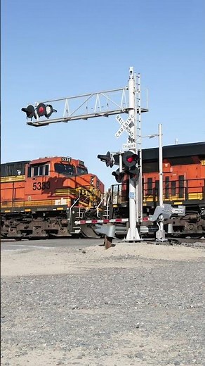 TRAIN SHORTS #00023 / BNSF 7301 WB 4-6-2025 #cassscenicrailroad #canadiancompany #automobile