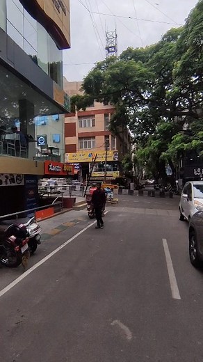 Mr Immadi | 🍧Indias live Popsicle at just ₹1/-❄️ Steps to avail - 1. Follow @mr_immadi 2. Show this video *On 199rs and above bill * Location- 22nd... | Instagram