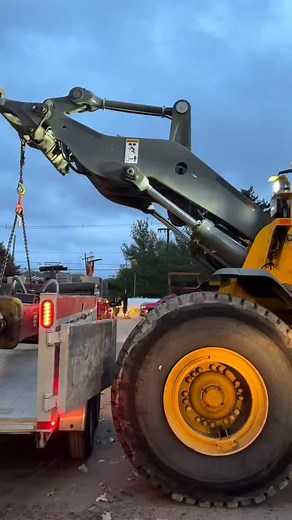 6.1K views · 188 reactions | Loading out the quick oil attachments for the PC238. Having a big excavator set up with a Steelwrist rotator has been a game changer for us. One machine that can effortlessly switch attachments is incredibly efficient on these tight job sites. We have a busy month coming up for this machine and we are currently building a custom demo attachment. #steelwrist #excavator #cat #boston #hardwork | LMA Services | Facebook