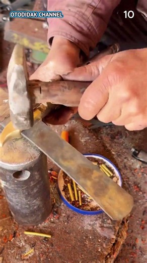 Tricks for attaching wood to sharp objects with simple tools #shorts