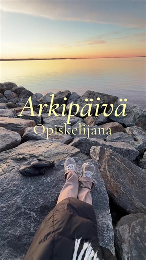 Jeee taas basic tiistain viettoa! 🫶🏼Koetteks te ikinä stressiä siitä, että somessa näkyy paljon nuoria, jotka saavuttaa ja tekee ja se on upeeta! Mutta sitten kokee painetta siitä, että haluaa itsekkin kokea ja saavuttaa mutta samassa unohtaa olla kiitollinen just tästä hetkestä?🥹💕 #suomitiktok #fördig #sinulle #vlog #arki