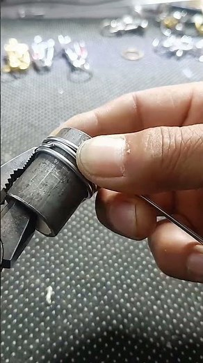 It's easy! Make a keychain ring #diy #handmade #craft ‪@Hoco‬