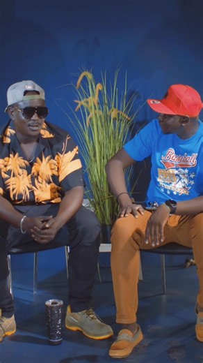 Big up à tous nos artistes rappeurs nigériens voilà Le meilleur rappeur nigérien dans l'émission #tonka #tonka avec LEYO RAZAK @super fans merci à Unik photographie pour la réalisation | Bman la vie c'est Massa