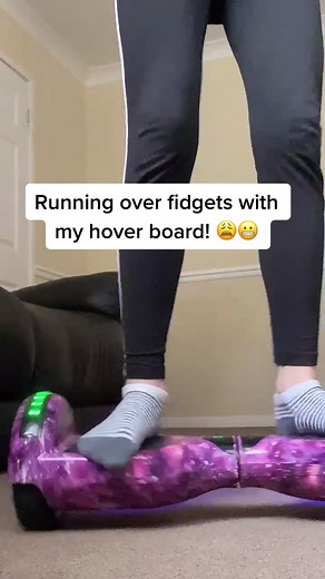 If this doesn’t go viral then I don’t know what will 😩 #fyp #foryou #foryoupage #hoverboardfail #fidgettoys #fail #oop