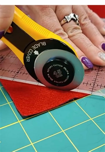 The 12 Gifts of Christmas OLF RTY ST-QR 🎄 The Ultimate Quiltmaking Kit for the Holidays! 🎁Looking for the perfect gift for a quilter or craft enthusiast? The OLFA Premium Quiltmaking Kit has everything they need! 🧵✨ It includes the RTY-2/G rotary cutter, RM-IC-C rotary mat (470x320x1.6mm), and a kit-exclusive quilt ruler (QR-6S or MQR-15x16)—perfect for beginners, quilt class attendees, and educators alike!Give the gift of creativity and precision this Christmas! 🎁🔪#ChristmasGifts #Quilting