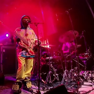 15K views · 912 reactions | “There’s something on my mind That's bringing me down inside Can’t find my way out Almost near the edge About to call out Am I really gonna do this feeling this way Am I trippin' Grief and joy surrounds me everyday I guess l'll stay around to see what it means to me Am I trippin' I guess I have to believe I got something on my mind That’s bringing me down inside How much longer do I have to feel this way” - mononeon | MonoNeon | Facebook