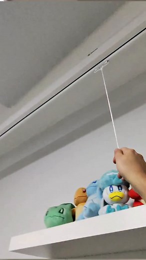 4.4K views · 29 reactions | Instalar pantalla de proyección Instalando una pantalla de proyección de 120” paso a paso: cómo medir, nivelar, colocar tornillos y ajustarla con cadena aunque tu techo esté inclinado. #proyector #pantalladeproyeccion #tutorialtech #setuptech #gadgets | Foli Tech | Facebook