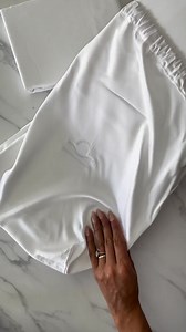 If your bedding looks good but feels wrong, this is for you. I was tired of sheets that looked premium but didn’t last due to fading, pilling, or sleeping hot. Lost Loom’s bamboo bedding changed everything. It’s breathable, stays soft, and makes the entire room feel lighter. “These sheets feel like hotel bedding but actually get better the more you wash them.” Trust me—it’s worth it. Try them: www.lostloom.com | Lost Loom