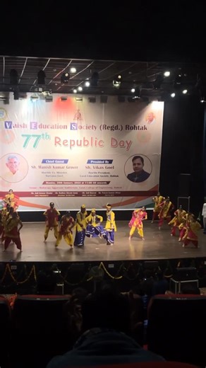 Chanchal🦋 on Instagram: "Esne chalna ulte raste p ae h🙂 [Reels,explore,trending,viral,rohtak,chanchaldangi] #foryou #explore #trending #reelkarofeelkaro #haryana #vlogger #reelsinstagram #rohtak #reels #fyp #minivlog #haryanvi #mdurohtak #vaishcollege #vaish #vaisheducationsociety #dailypost #dailyvlog #foryoupage #vlog #funny #comedy"