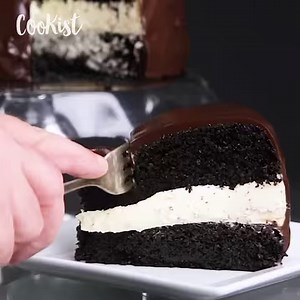 Deliciously soft, gooey, and chocolatey. It's moist and fudgy and will keep well for 4–5 days