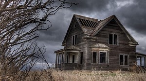 This Los Angeles mansion was transformed into an actual haunted house for Halloween