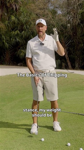 The basics of chipping in golf for beginners #pga #golftips