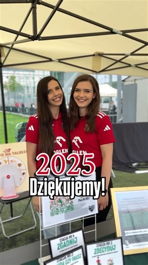 Warsztaty dietetyczne • Konsultacje dietetyczne on Instagram: "2025 - dziękujemy! To był wyjątkowy rok w Zdrowo na talerzu! 🫶 🌟Pełen setek spotkań z uczniami, przedszkolakami, sportowcami i rodzicami. 🌟Bogaty w różnorodne projekty, nowe współprace. 🌟Mnóstwo też ponownych spotkań z Wami, które były dla nas oznaką, że doceniacie nasze działania, zaangażowanie, profesjonalizm i wielkie serducho, które wkładamy w organizację warsztatów! Nie zabrakło w nim trudnych i kryzysowych momentów.. ale na