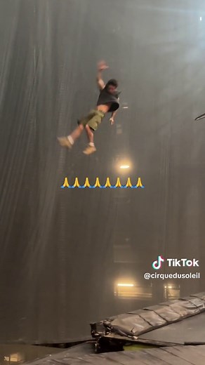 was that on purpose though @arthuracrobata ?? 😭😭😭😭 #boatlife #acrobat #stuntlife