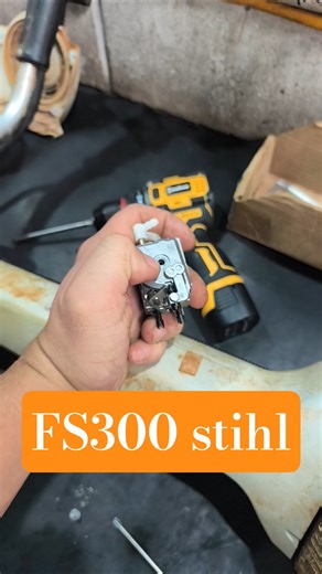 E só regulagem na FS300 Stihl