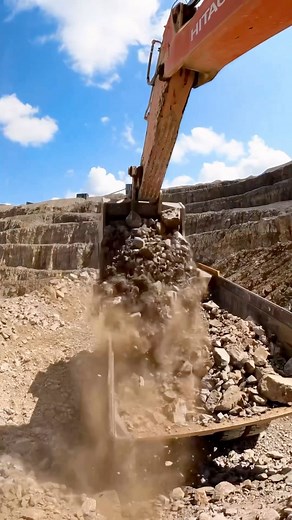 7.1K views · 294 reactions | Hitachi 870 loading Cat 775… Video Credit: @eatsleepdigrepeat • • • #heavyequipment #heavymachinery #machinery #excavator #miningtruck #haultruck #hitatchi #construction #mining #catmining #cattruck #loading #rock #earthmoving #earthmovingequipment #workthedirt #digitdigitalgps #earthmover #dieselpower #dirtwork #work #bluecollar | Dig-It Digital GPS | Facebook