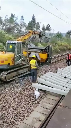 JG Railway Sleeper Changer Client Construction Site Live, High-Efficiency Performance Wins Praise