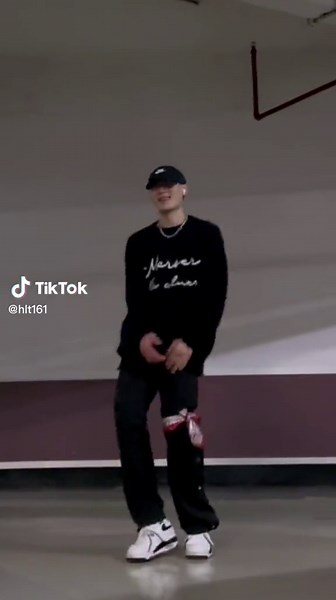 最迷人的最危险#hiphop #dance #foryou #fyp #foryoupage #沸羊羊 #舞蹈 #少年感