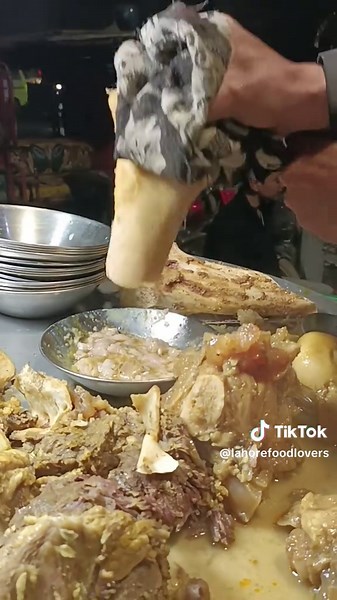 Lahore Most Delicious Street Food. #streetfood #trending #foryou_page