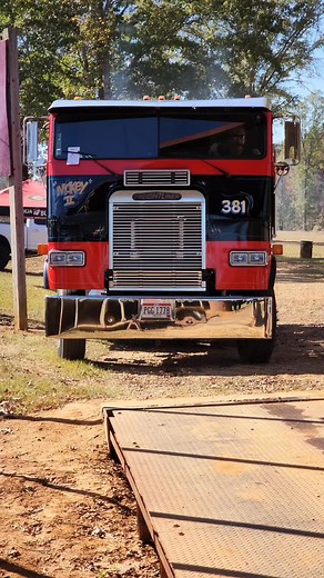90K views · 3.6K reactions | Weighing in this beautiful Freightliner cabover pulling semi. #cabover #coe #Freightliner #semi #bigrig #diesel #truck #trucks | BUILT Diesel MAFIA | Facebook