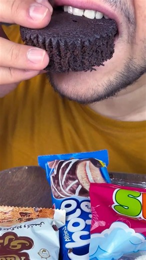 Brownie asmr eating