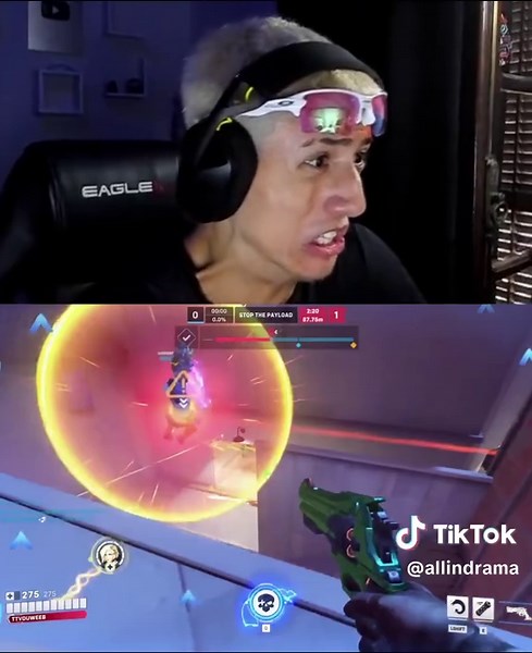 Unboxing Special Delivery in Overwatch 2