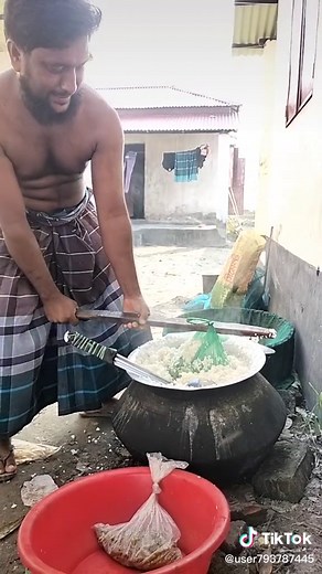 Cooking Rice Outdoors: Traditional Methods Explained