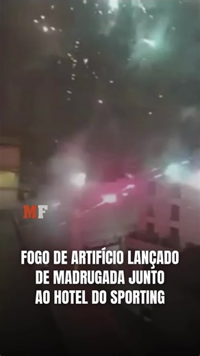 O descanso da comitiva do Sporting no hotel em Gaia onde a equipa de Rui Borges está a estagiar até ao clássico com o FC Porto nesta segunda-feira foi interrompido. Em dois momentos - um à uma e outro às quatro da madrugada - foi lançado fogo de artifício, num ato que se costuma repetir antes de clássicos entre FC Porto e os rivais Sporting e Benfica no Dragão. #fcporto #sporting #classico #fy #fyp