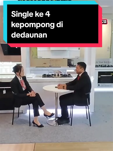 Lagu kepompong di dedaunan mengisahkan seseorang yg memyudahi kisah perjuangan cinta nya karena dia memilih untuk melupakan meski masih terlalu cinta,dan dia kini seperti kepompong yg sudah berhenti berharap untuk terbang. #tigasenja #kepompongdidedaunan #boyband #3senja #tiktokviral