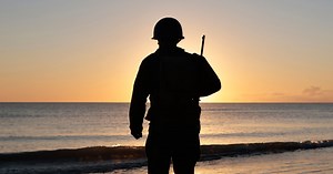 Crowds honor World War II veterans at Normandy D-Day celebrations