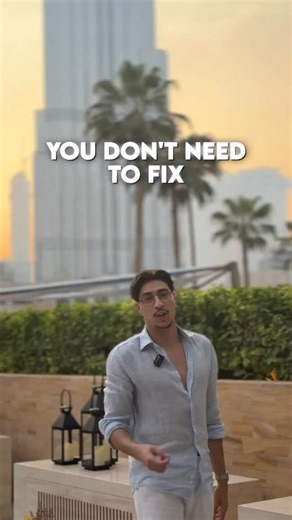 Aymen Berrahma | Content Marketing on Instagram: "For the love of God, stop discounting your service find better client instead 🤦🏻‍♂️ #pricing #clients #value boundaries entrepreneur business mindset"