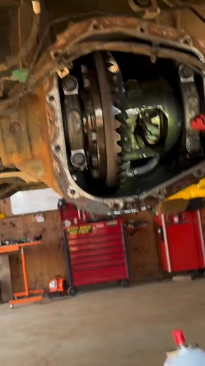 How does the electronic diff lock work on a F150? #ford #f150 #mechanic #carrepair #fordtrucks #fordtech #flyingwrenches #fordf150 | Flying Wrenches Automotive