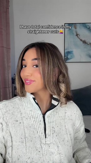 Btw before anyone panics, the smoke is what happens when you use heat protector! Using the @babyliss Super Styler! #straightenercurls #curls #hairstraightener #hairtutorials #hairhacks