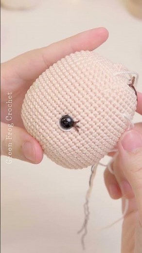 Making amigurumi doll's face by Green Frog Crochet