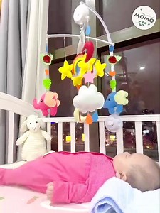 2K reactions · 50 shares | Thế giới này dẫu có bao khó khăn mệt mỏi, chỉ cần 1 nụ cười của con yêu cũng đủ xua tan tất cả rồi ❤ Cùng ngắm bé Bí Đỏ siêu siêu dễ thương với bộ treo nôi "đóng dấu" bằng tên riêng của bé nha 殺殺殺 | MoMo Handmade | Facebook