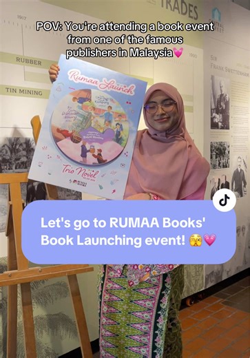 Video dah lama overdue ni, but thank you so much fpr the invitation @RUMAA Books and @IMAN Shoppe Bookstore !!! Love the strawberry matcha theme outfit! Love the vibesss hehehhee. Korang yang belum dapatkan lagi the books, go and get them okiesss!🫣💗